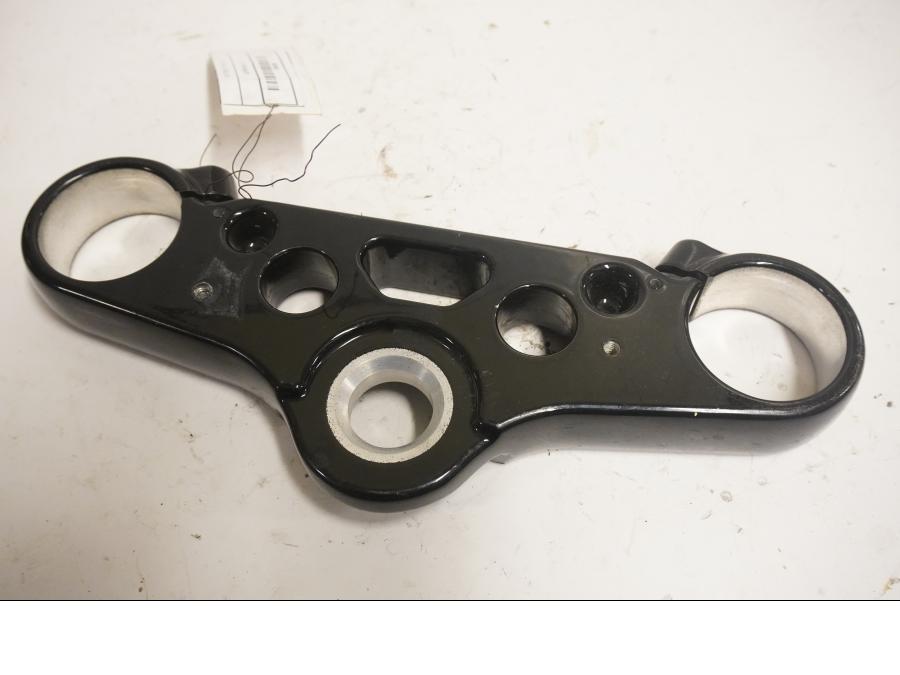 Baksidan på Gaffelkrona från en H-D FXSE -2017 motorcykel.