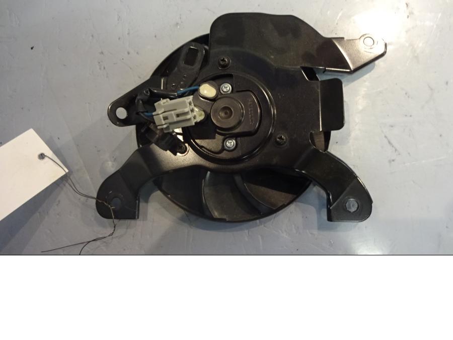 Baksidan på Vattenkylfläkt från en Honda NC 750 S -2017 motorcykel.