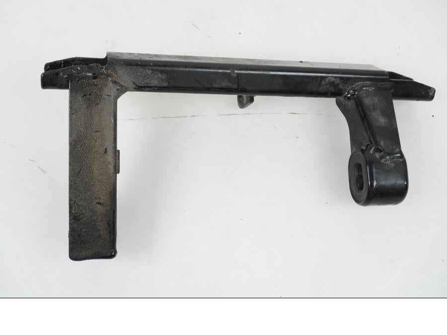 Baksidan på Ramdel från en KTM 1290 Super Adventure S -2022 motorcykel.