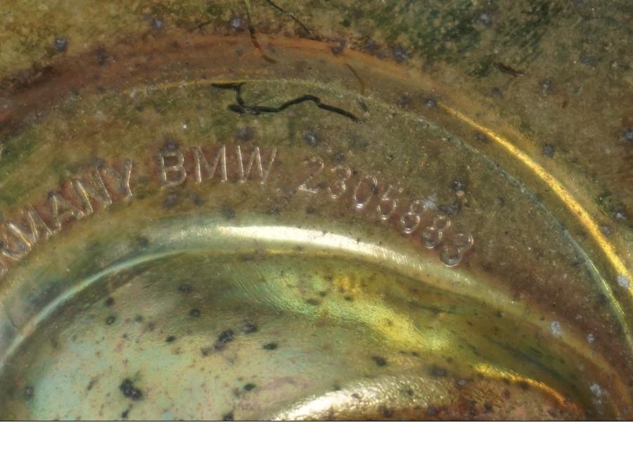 Snett uppifrån på Bensintankgivare från en BMW K 1200 LT -2004 motorcykel.