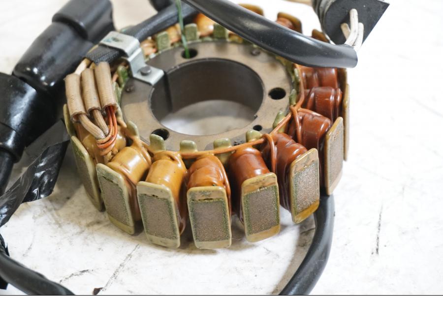 Baksidan på Generator från en Yamaha XV 1700 -2003 motorcykel.