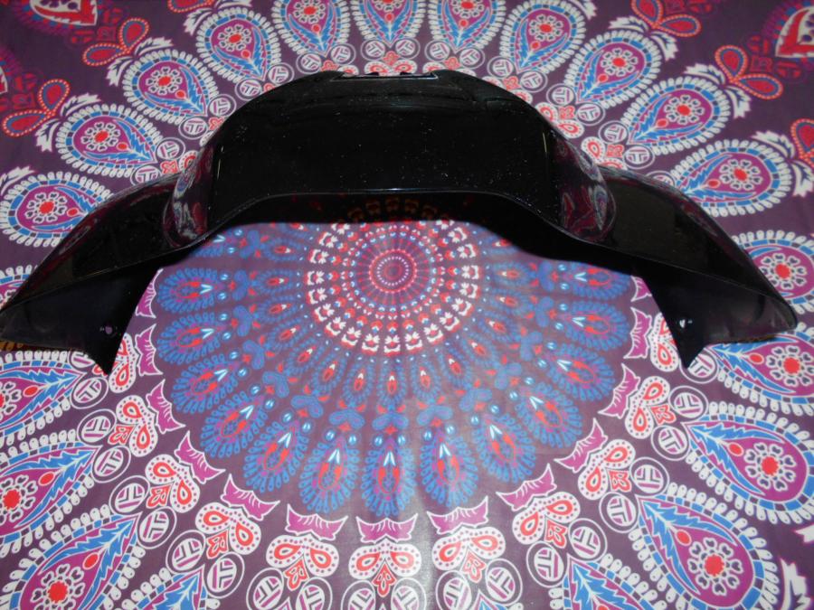 Vänster sida på Bensintankskåpa från en Yamaha FZ-1 N -2007 motorcykel.