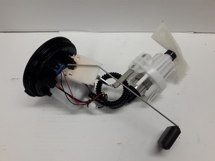 Baksidan på Bensinpump insprut från en BMW R 1250 RS -2020 motorcykel.