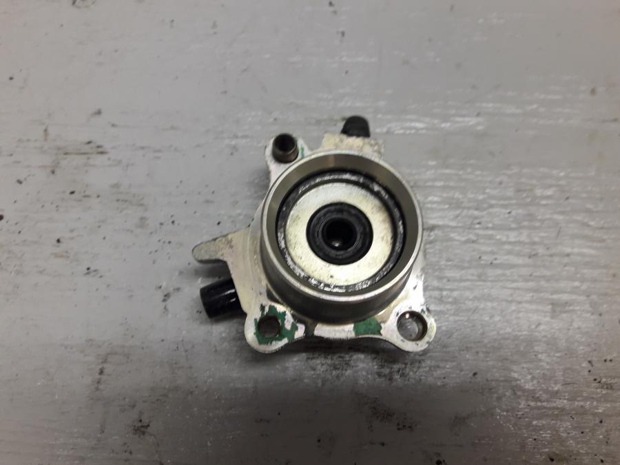 Baksidan pÄ Kopplingslavcylinder frÄn en Honda CBR 1000 F -1999 motorcykel.