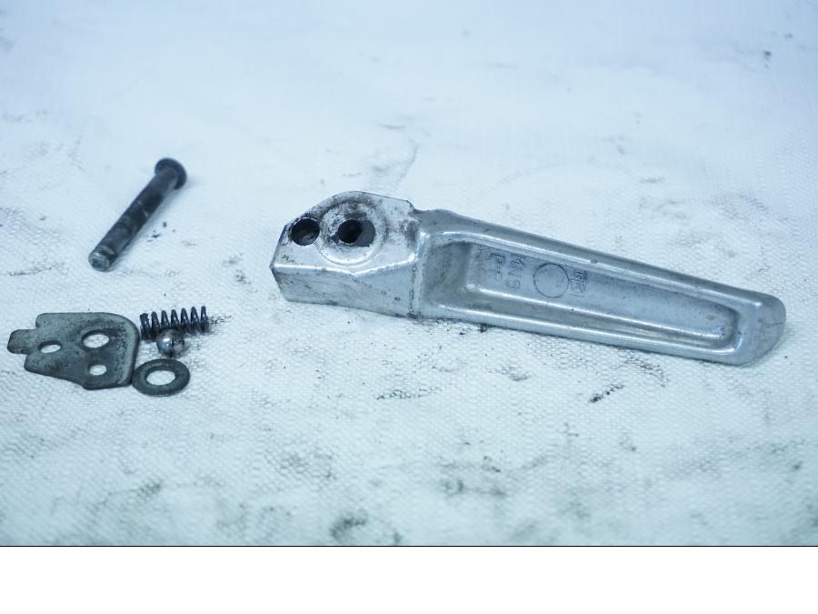 Baksidan på Fotpinne från en Honda VFR 750 -1992 motorcykel.