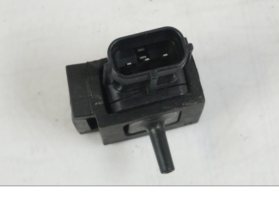 Höger sida på Mapsensor från en Suzuki VZR 1800 -2009 motorcykel.