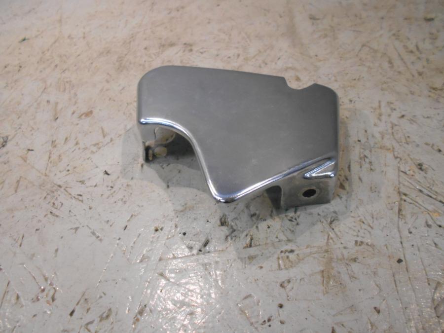 Baksidan på Bromshuvudcylinderskydd från en Suzuki VS 750 Intruder -1986 motorcykel.