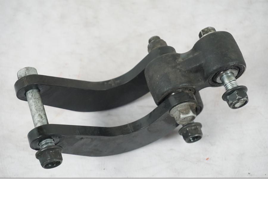 Snett uppifrån på Stötdämparlänkage från en Yamaha MT 125 -2017 motorcykel.