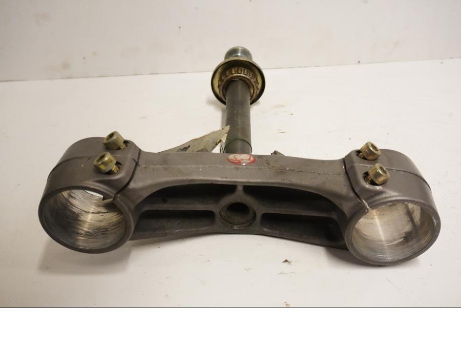 Baksidan på Gaffelkrona från en Cagiva Raptor 1000 -2002 motorcykel.