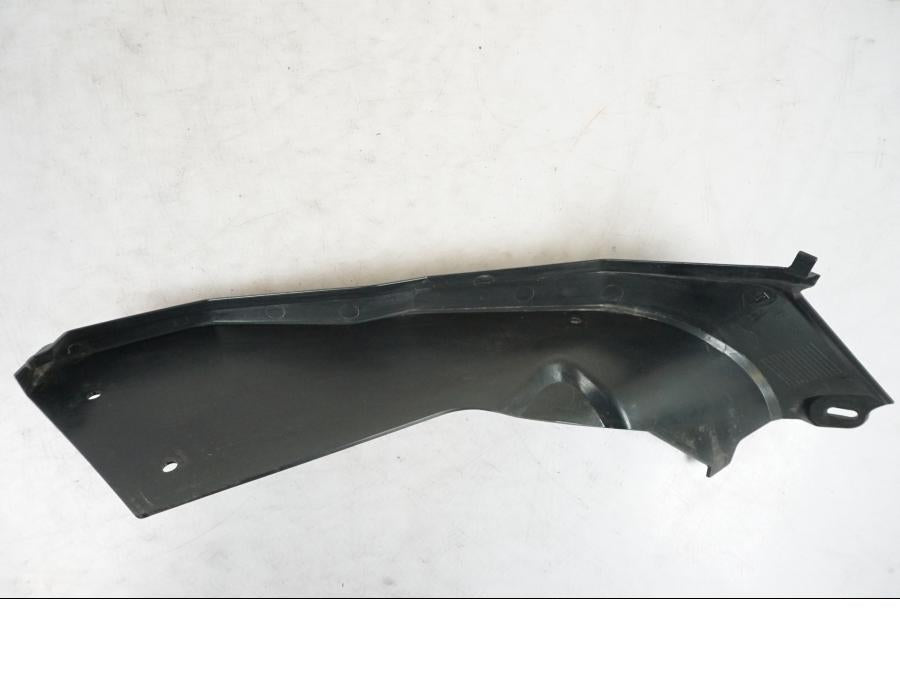 Höger sida på Tankkåpa från en Triumph Tiger Explorer -2013 motorcykel.