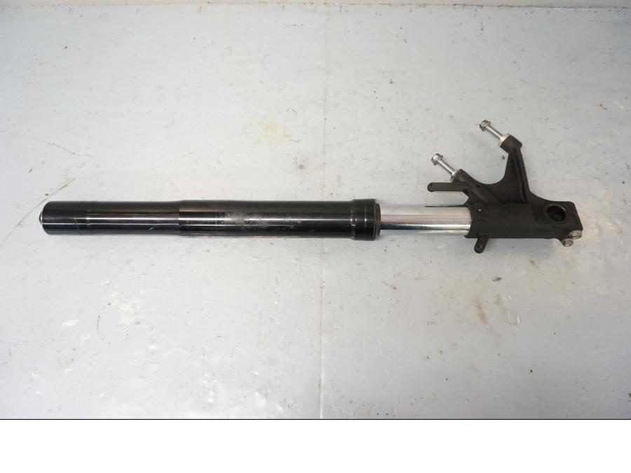 Baksidan på Gaffelben från en Honda CBR 1000 RR -2009 motorcykel.