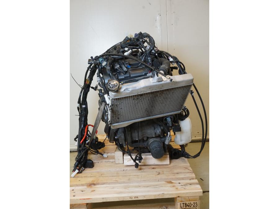 Extrabild1 på Motorpaket från en Yamaha YZF R7 -2022 motorcykel.