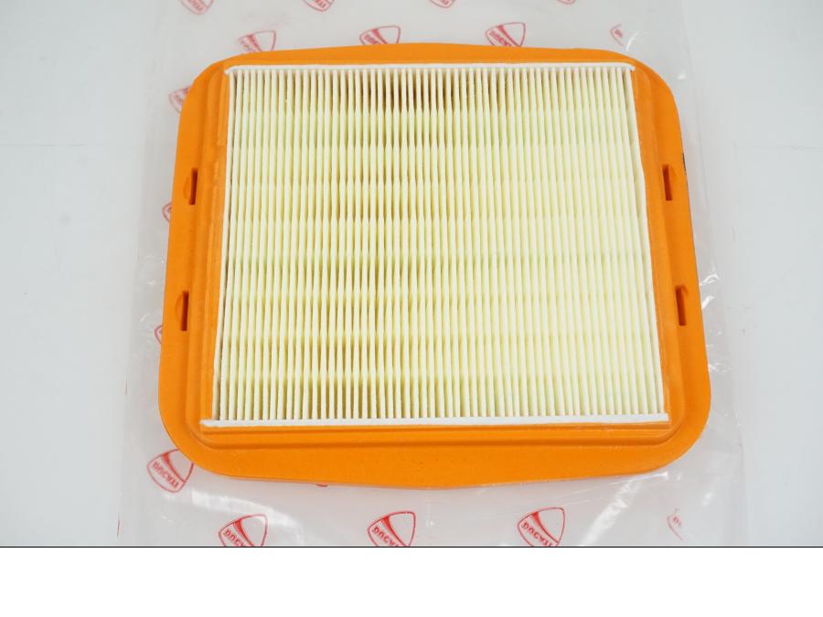 Vänster sida på Luftfilter från en Ducati Scrambler 1100 -2023 motorcykel.