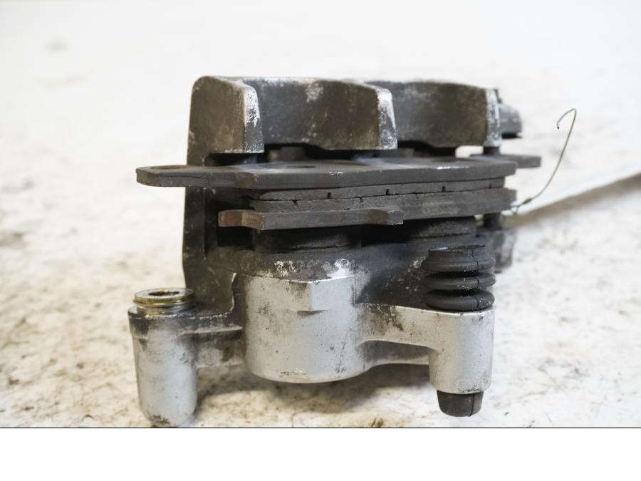 Höger sida på Bromsok från en Suzuki VL 800 -2004 motorcykel.