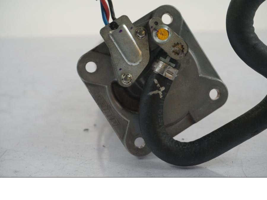 Extrabild3 på Bensinpump insprut från en KTM 1290 Super Duke R -2018 motorcykel.