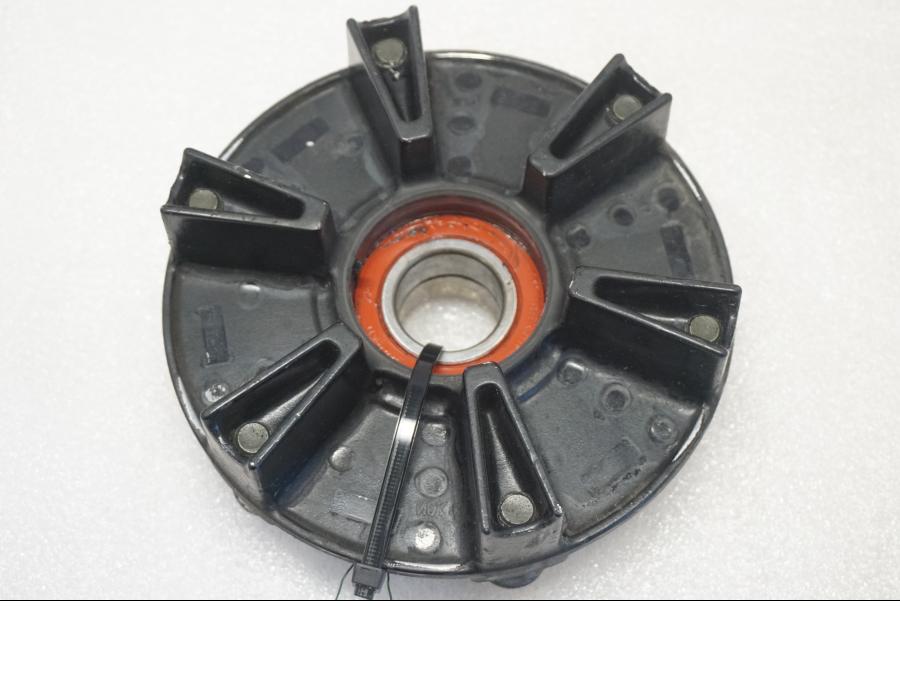 Baksidan på Drevfäste från en Yamaha YZF 1000 R1 -2001 motorcykel.