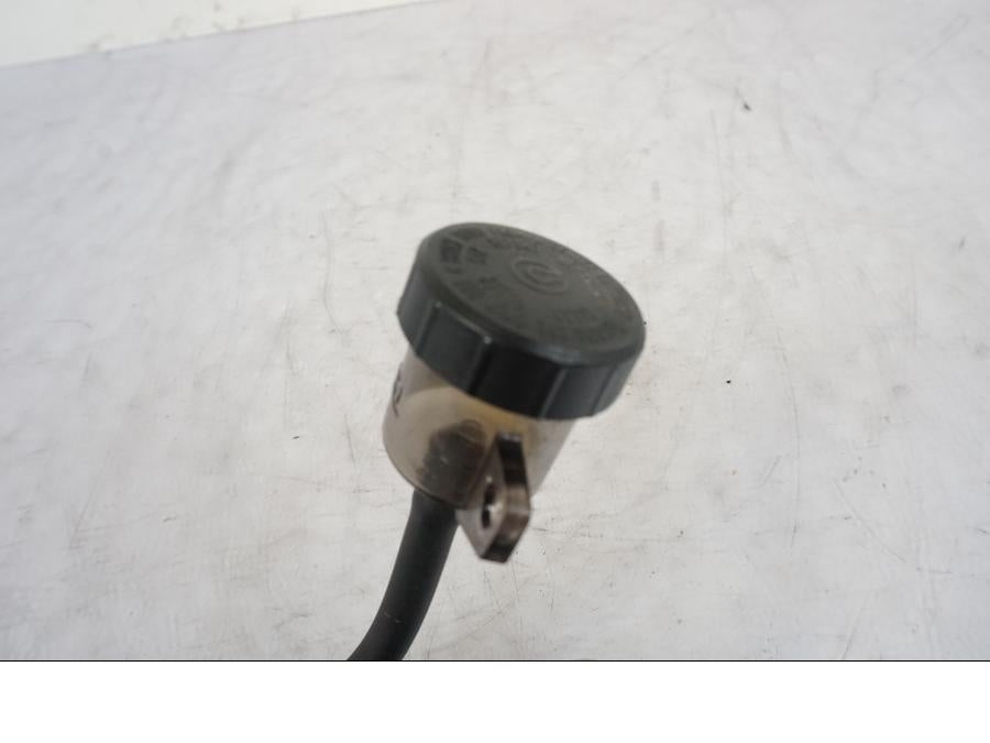 Vänster sida på Bromshuvudcylinder från en KTM 1290 Super Duke R -2021 motorcykel.