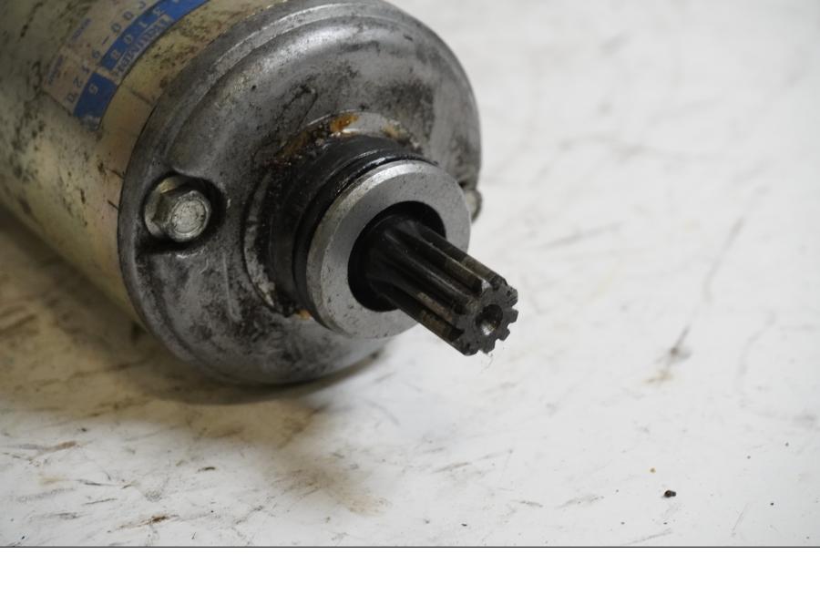 Baksidan på Startmotor från en Triumph TT 600 -2000 motorcykel.