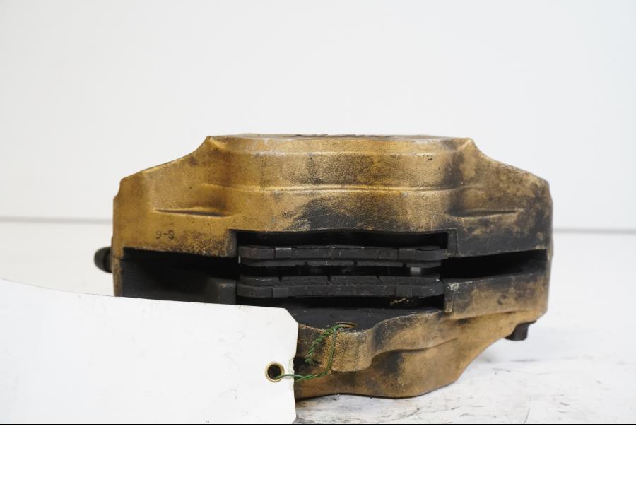 Höger sida på Bromsok från en Honda VTR 1000 F -1999 motorcykel.