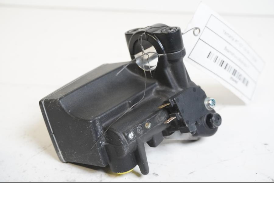 Höger sida på Bromshuvudcylinder från en Yamaha MT-07 -2014 motorcykel.