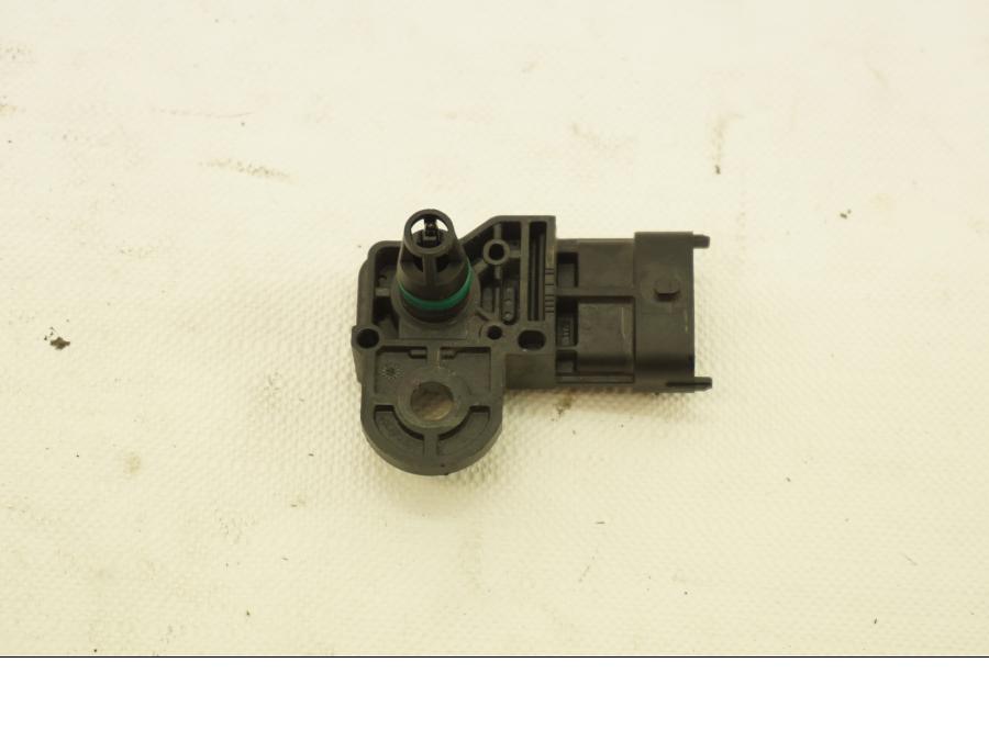 Baksidan på Mapsensor från en KTM RC 390 -2019 motorcykel.