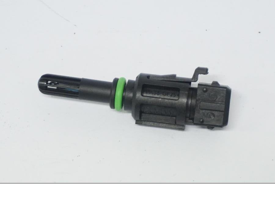 Framsidan pÄ Luftburksensor frÄn en BMW R 1250 GS -2022 motorcykel.