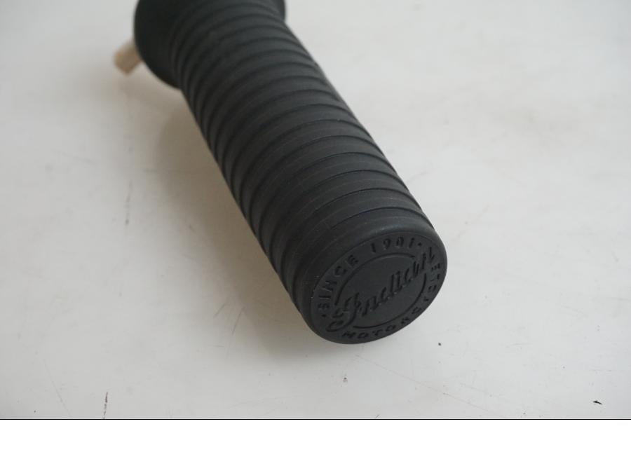 Höger sida på Värmehandtag från en Indian Chieftain Dark Horse -2019 motorcykel.