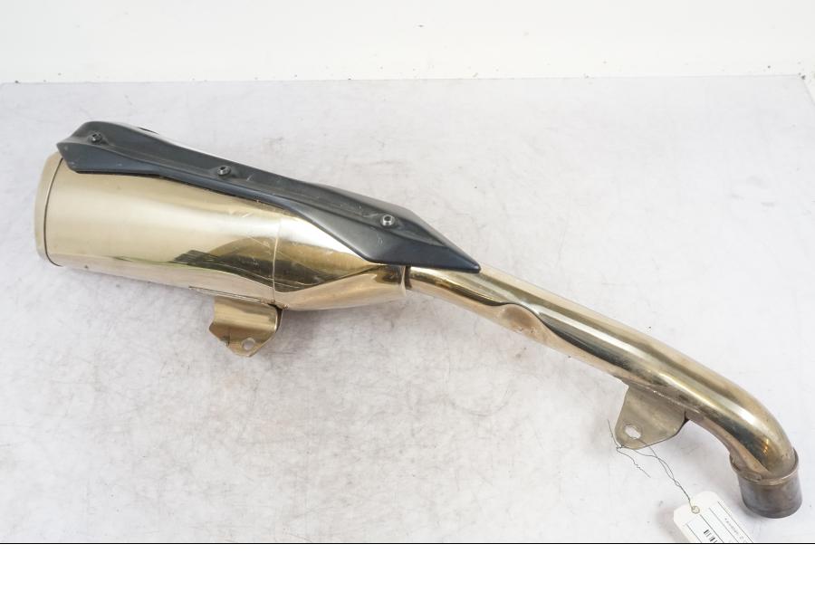 Snett nerifrån på Ljuddämpare från en Kawasaki Z 1000 -2009 motorcykel.