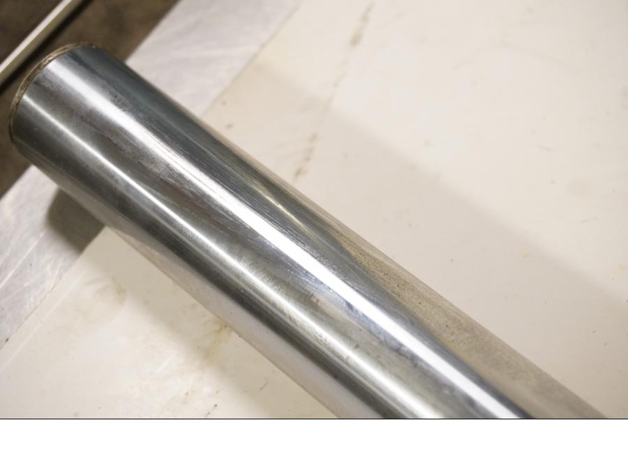 Snett uppifrån på Gaffelben från en Suzuki DR 800 S -1992 motorcykel.