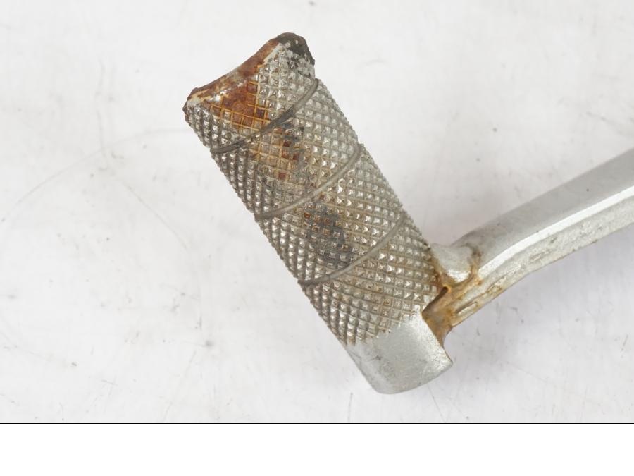 Vänster sida på Bromspedal från en Honda CBR 1000 F -1999 motorcykel.