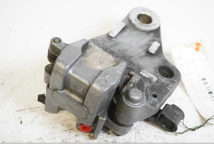 Höger sida på Bromsok från en Honda VT 1100 C -1999 motorcykel.