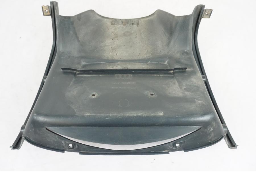 Snett uppifrån på Bakskärm från en Honda NT 650 V -2002 motorcykel.