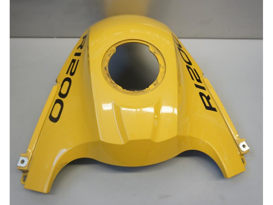 Vänster sida på Bensintankskåpa från en BMW R 1200 GSA -2011 motorcykel.