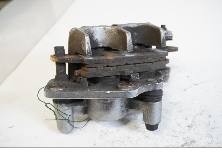 Höger sida på Bromsok från en Kawasaki VN 1500 Classic Tourer -2000 motorcykel.