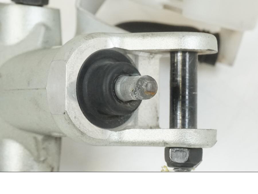 Extrabild2 på Bromshuvudcylinder från en KTM 990 SM -2009 motorcykel.