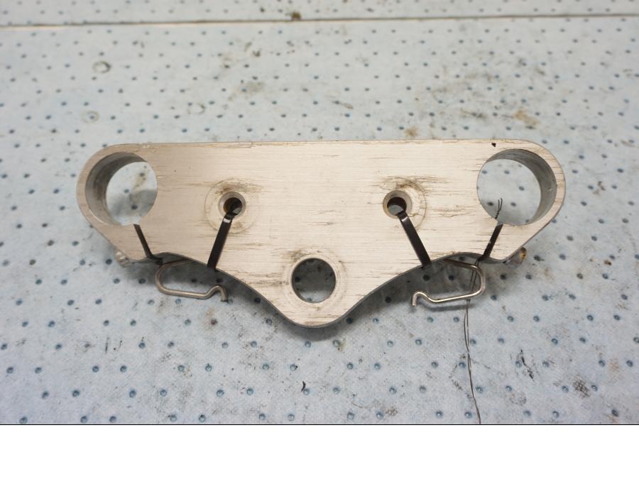 Höger sida på Gaffelkrona från en Kawasaki EN 500 -1999 motorcykel.