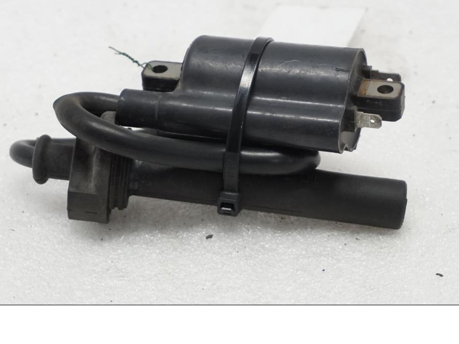 Framsidan på Tändspole från en Yamaha TDM 900 -2002 motorcykel.