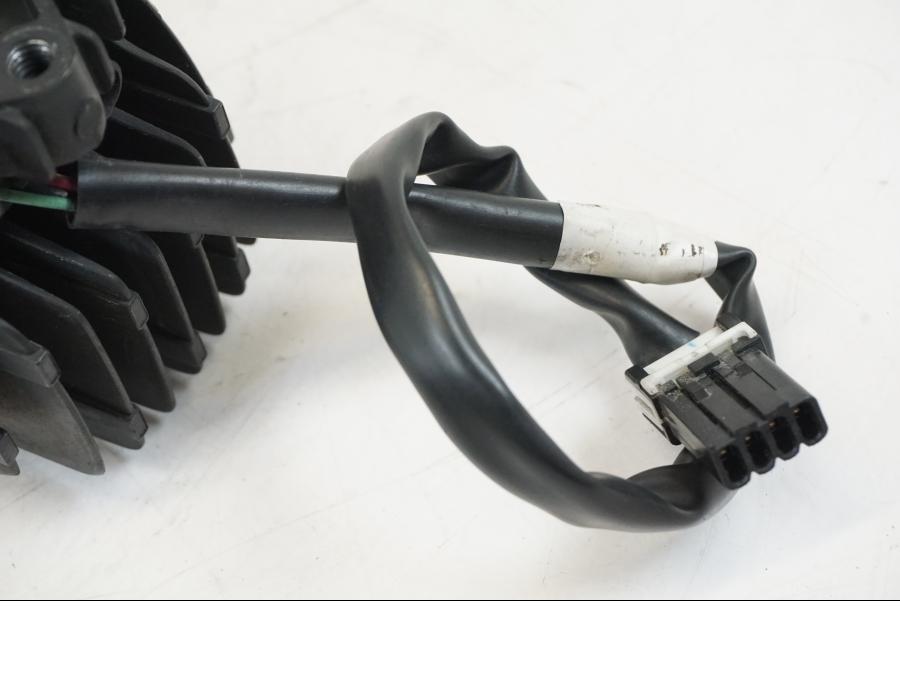 Extrabild2 på Strålkastare från en Yamaha YZF R7 -2022 motorcykel.