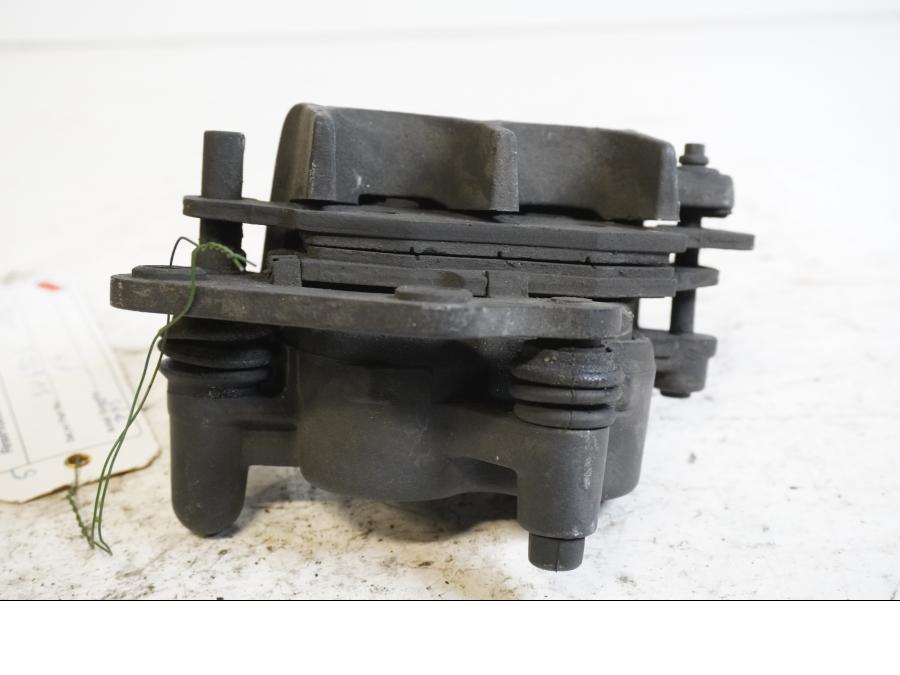 Höger sida på Bromsok från en Suzuki SV 650 -2002 motorcykel.