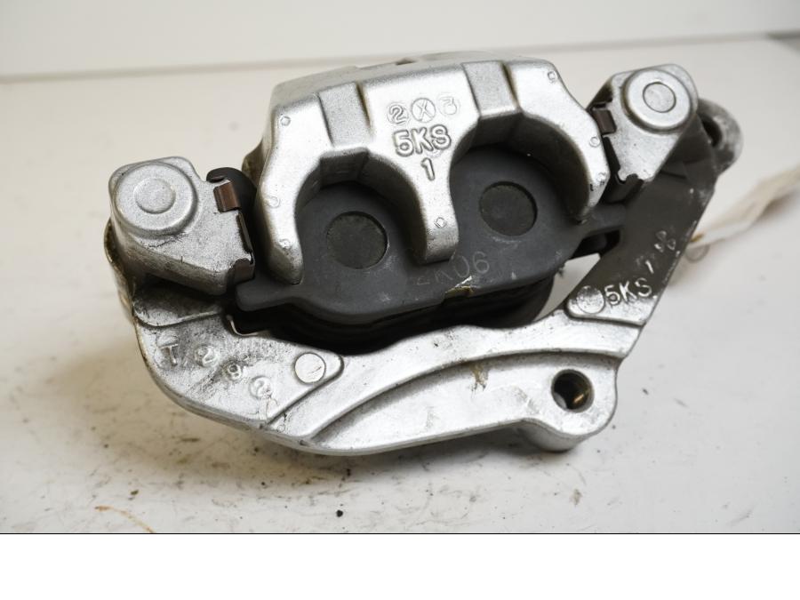 Höger sida på Bromsok från en Yamaha XVS 1100 -2003 motorcykel.