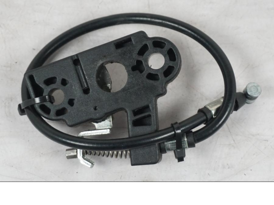 Baksidan på Sadellåsmekanism från en KTM 690 SM R -2009 motorcykel.