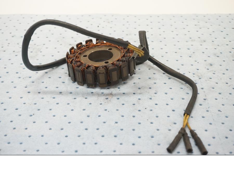 Framsidan på Generator från en Suzuki GSX 550 -1985 motorcykel.