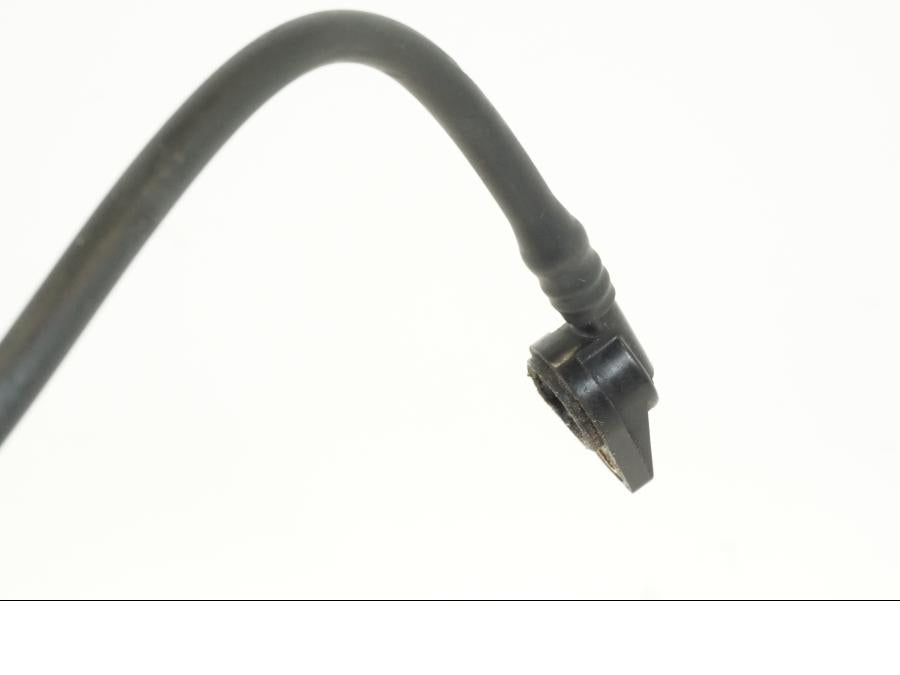 Snett uppifrån på Bensinledning från en Ducati Hyperstrada -2013 motorcykel.