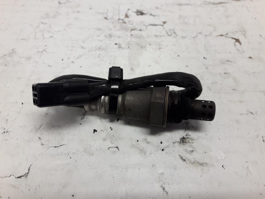 Framsidan på Lambdasond från en Kawasaki ER-6N -2015 motorcykel.