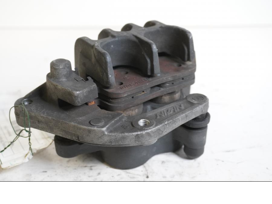 Höger sida på Bromsok från en Honda CB 600 Hornet -2001 motorcykel.