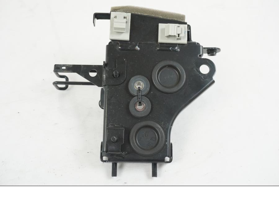 Vänster sida på ABS Låda från en Yamaha MT-07 -2019 motorcykel.