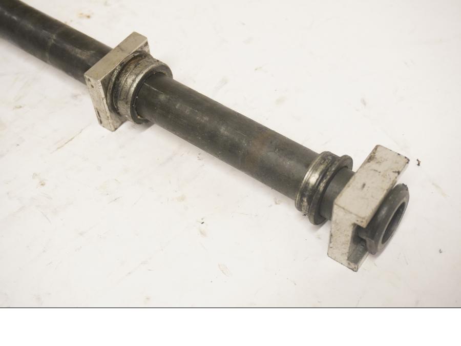 Baksidan på Axel från en Yamaha YZF 1000 R -1998 motorcykel.