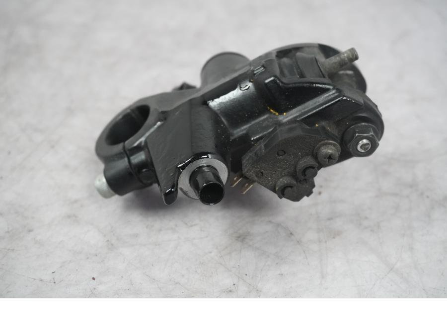 Höger sida på Bromshuvudcylinder från en Kawasaki ZX-10R -2008 motorcykel.