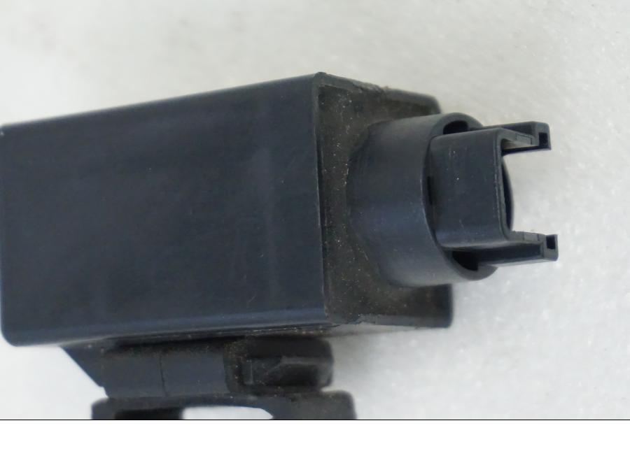 Höger sida på Blinkersrelä från en Honda CBR 1000 RR -2010 motorcykel.