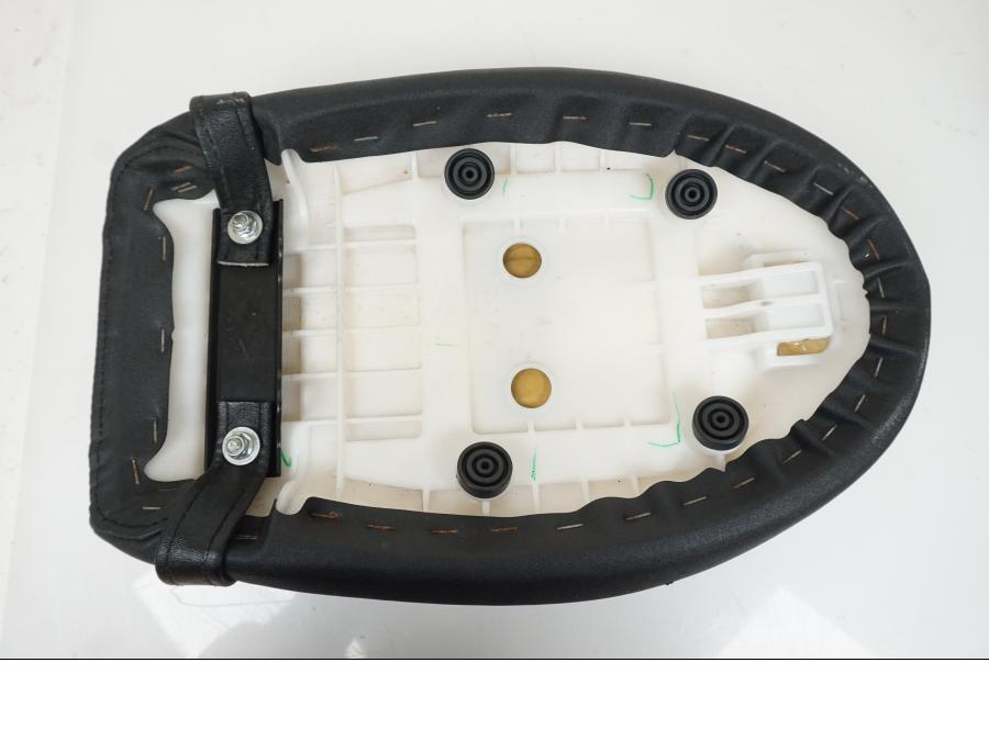 Snett uppifrån på Sadel från en Yamaha XVS 950 -2010 motorcykel.